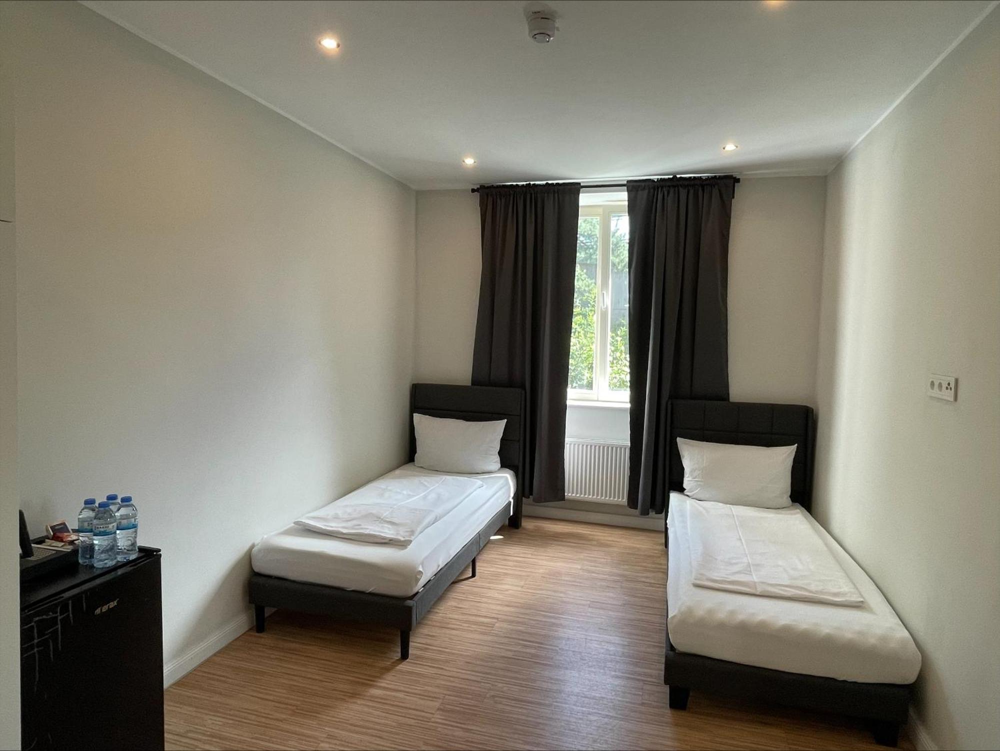 Ahoi Hostel 함브루크 외부 사진